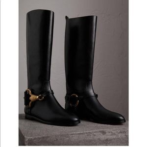 Burberry leather boots 👢